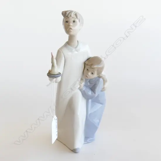 LLADRO CHILDREN w. CANDLE H.205mm