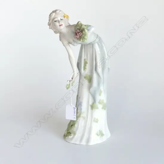 ROYAL DOULTON FIGURINE 'SUMMERS DARLING' H.280mm