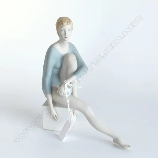 ROYAL DUX GYMNAST w. BALL FIGURINE H.195mm