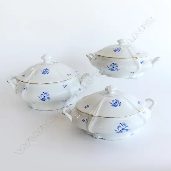 3 LG MEISSEN B/W LIDDED TUREENS W.350mm largest w. hairline