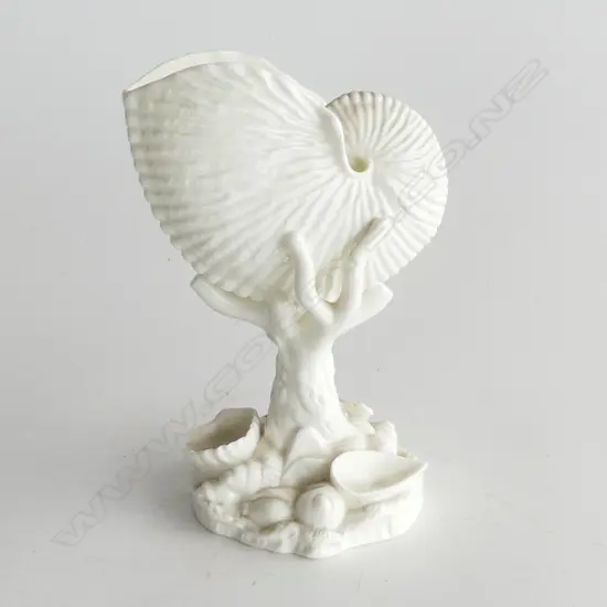 ROYAL WORCESTER WHITE NAUTILUS VASE H.165mm