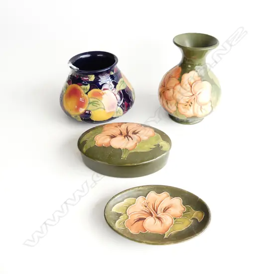 ROYAL STANLEY JACOBEAN WARE VASE H.90mm / 125mm dia