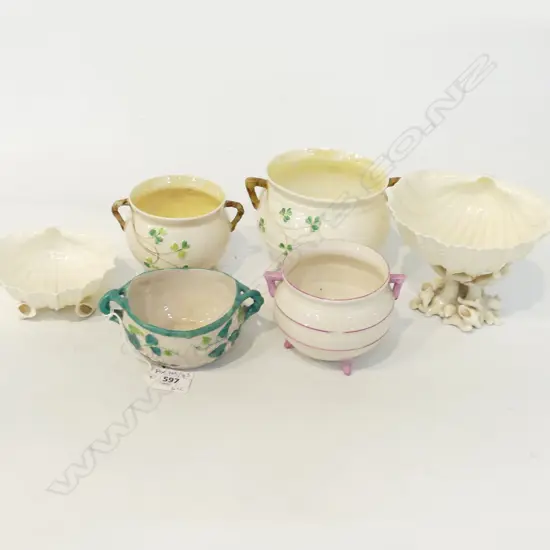 6 PCES BLACK LABEL BELLEEK; 4 COULDRONS (1 w. HAIRLINE) + 2 SHELL DISHES (LARGER AF H.110mm))