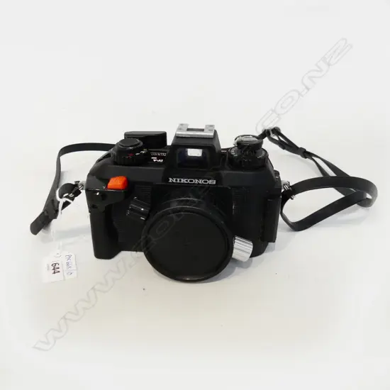 VINTAGE NIKONOS IV-A UNDERWATER CAMERA