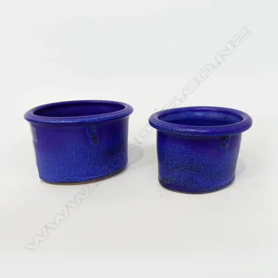 2 GRAEME STORM OVAL BOWLS w. BARIUM GLAZE W.145mm