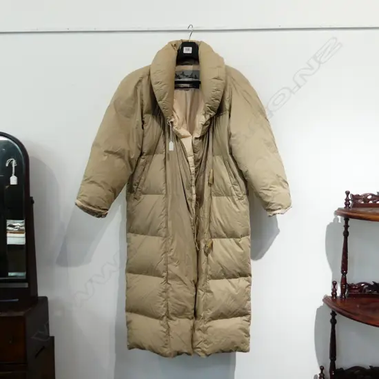 CREAM VINTAGE WHITE GOOSE DOWN COAT SIZE S L 1200mm