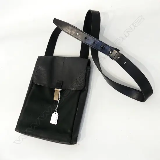 LOUIS VUITTON ? CROSS BODY BAG (WEAR)