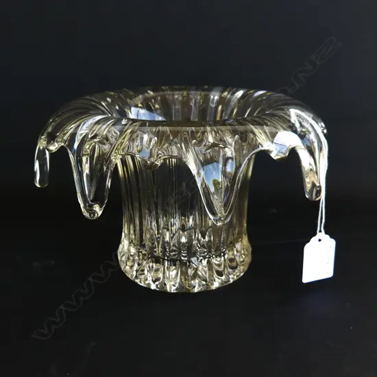 VINTAGE ART DECO SOWERBY GLASS VASE - DIA 210 H. 140mm