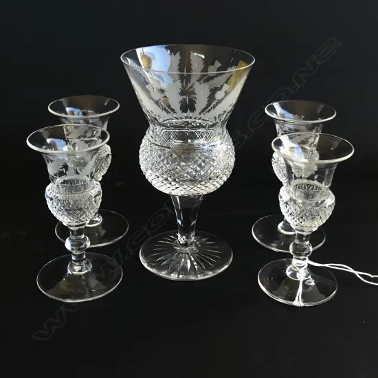 5 EDINBURGH THISTLE CRYSTALGLASSES: 4 LIQUER 9mm + 1 CLARET 130mm