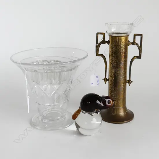 3 GLASS PCES; BEAVER PAPERWEIGHT, 2 VASES H.245mm