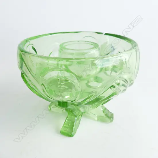 ART DECO GREEN DEPRESSION GLASS VASE ON 3 FEET WITH GLASS FLOWER FROG INSERT D. 130mm