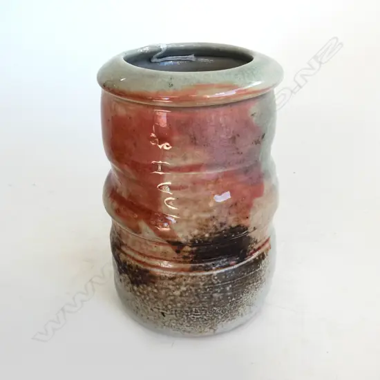 ANDREW VAN DER PUTTEN CYLINDRICAL VASE WITH UNUSUAL PINK GLAZE H. 145mm