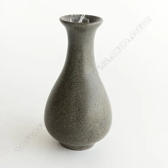 reputedly MING/QING TEADUST VASE H. 160mm