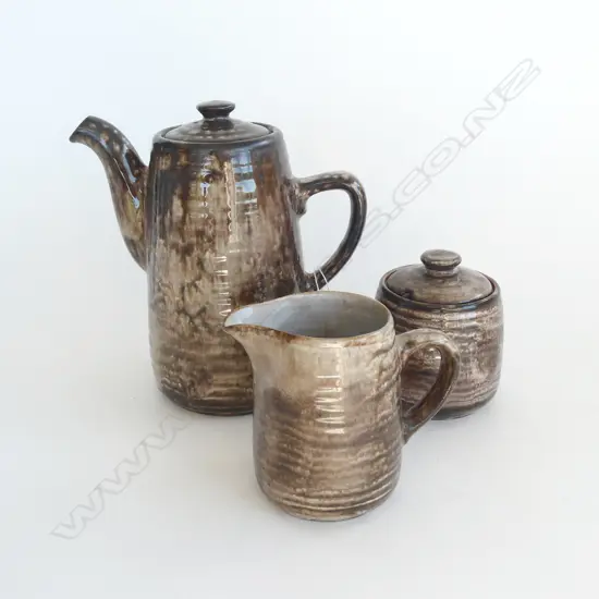 MCCREDIE (NSW) 3 PCE POTTERY COFFEE SET, COFFEE POT, JUG & LIDDED SUGAR BOWL "MCCREDIE NSW' ETCHED TO BASES