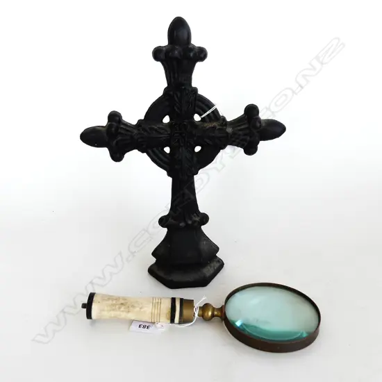CAST IRON CROSS H.300mm + MAGNIFYING GLASS, BONE HANDLE (AF)