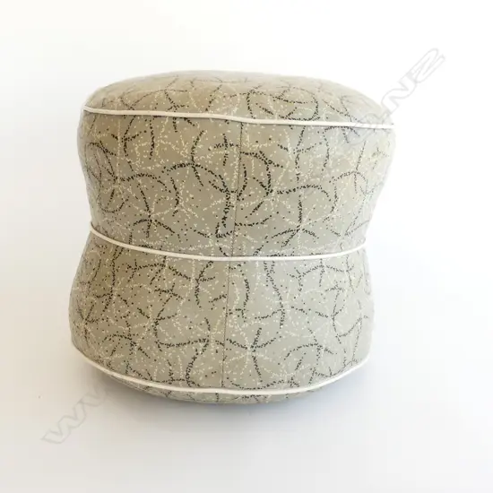 RETRO VINYL COVERED POUFFE, DIA 380mm