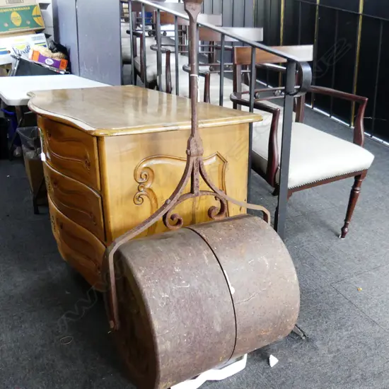 ANTIQUE CAST IRON LAWN ROLLER H.1150mm / 460mm dia. / W.600mm