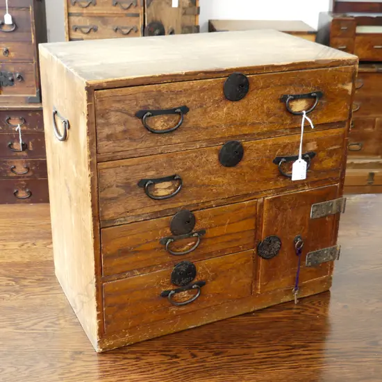 OLD JAPANESE small TANSU COLLECTORS/BEDSIDE CABINET 6 drawer 1 door w keyH.440mm.