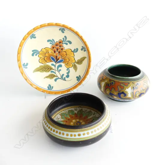 3 PCES GOUDA; 2 VASES & PLATE 170mm dia