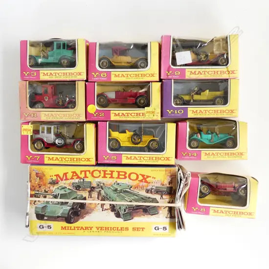 11 BOXED MATCHBOX; 10 CARS + MILITARY VEHICLES SET