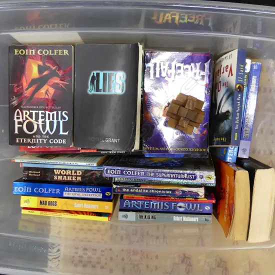 BOX LOT TEENGE FICTION