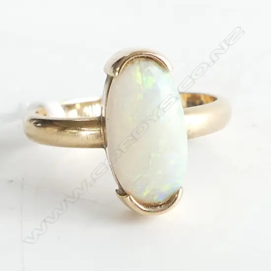 9CT GOLD & OPAL DRESS RING, 3.69GMS SIZE Q 1/2