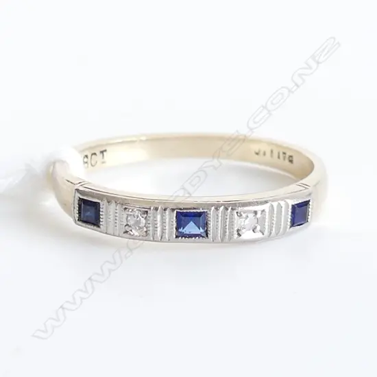 18CT GOLD SAPPHIRE & DIAMOND SET RING, SIZE N. 2.49GMS 