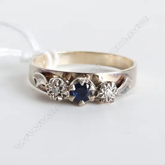 9CT GOLD SAPPHIRE & DIAMOND RING, SIZE S 1/2. 2.7GMS