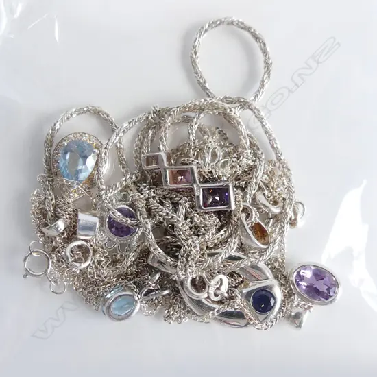 6 925 SILVER NECKLACES 20.4 GRAMS