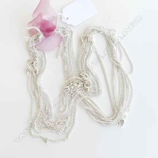 9 925 SILVER CHAINS  43.02gms