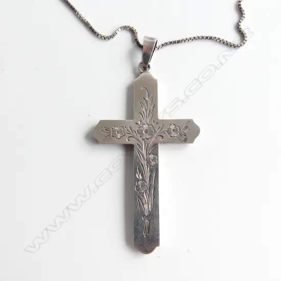LG STG SILVER ART NOUVEAU CROSS PENDANT ON CHAIN 14.22GMS