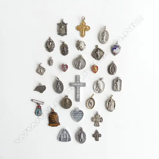 SELECTION ASST RELIGIOUS PENDANTS ETC..