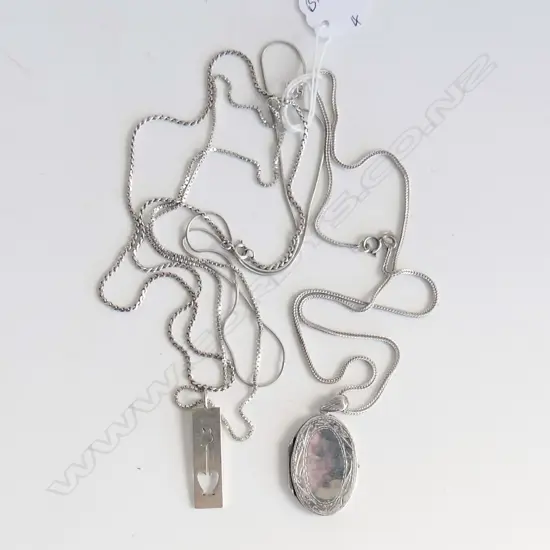4 SILVER NECKLACES 2 WITH PENDANTS (LOCKET & CAT 