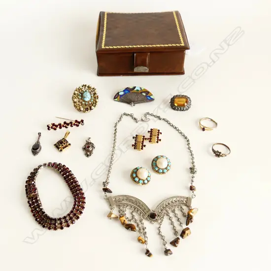 BOX VINTAGE COSTUME JEWELLERY, BRACELET, PENDANTS, EARRINGS, BROOCHES ETC..