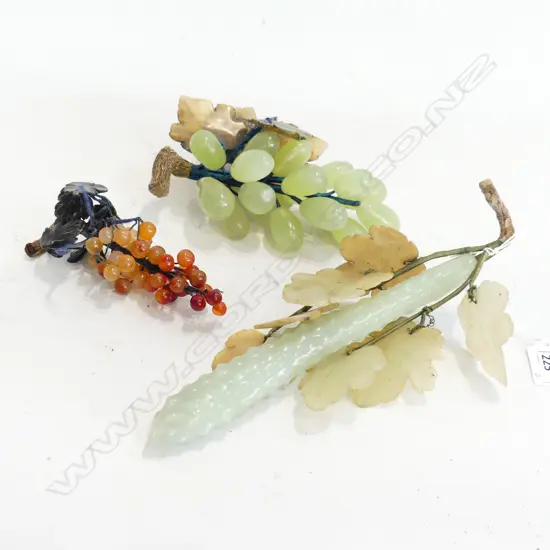 3 POLISHED STONE FRUITS; 2x GRAPES, CHINESE CUCUMBER L.250mm