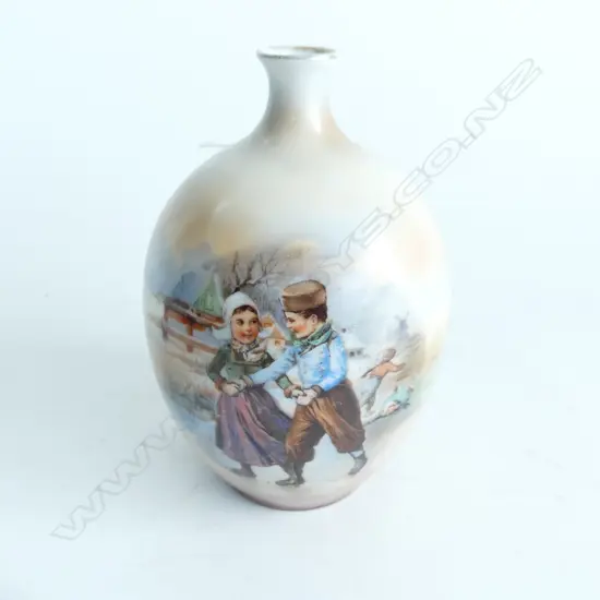 ROYAL BAYREUTH VASE OF CHILDREN ICE SKATING BAVARIA, GERMANY H. 135mm