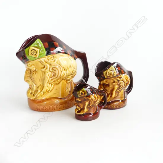 3 WADE 'THE MCCALLUM' GRADUATED JUGS, H. 175, 115 & 70mm