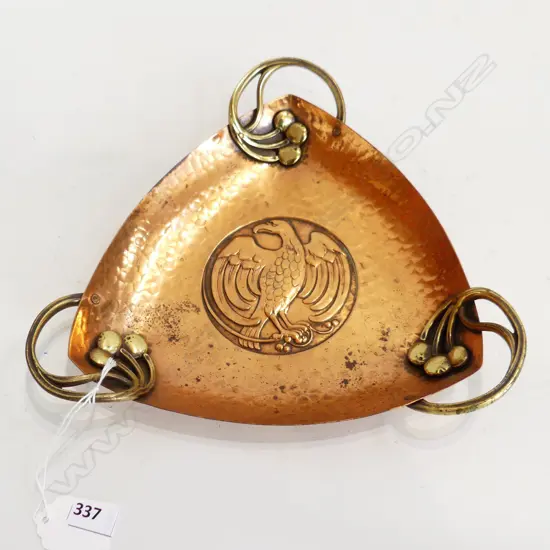 ARTS & CRAFTS TRIANGULAR COPPER DISH 220x230mm