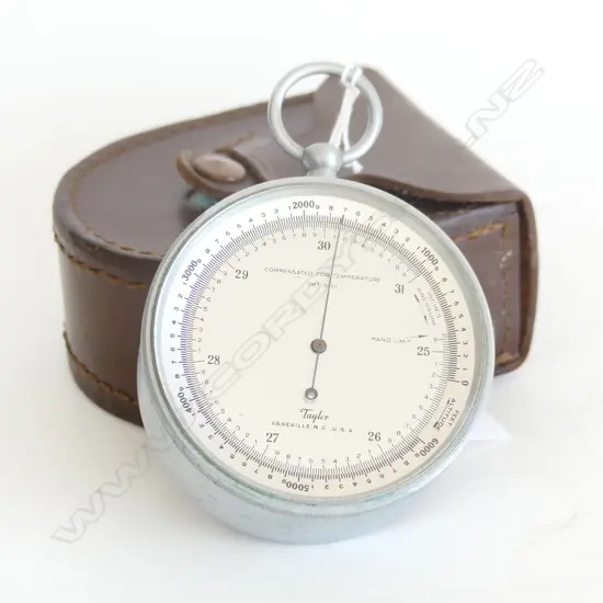 VINTAGE TAYLOR USA ALTOMETER in leather travel case