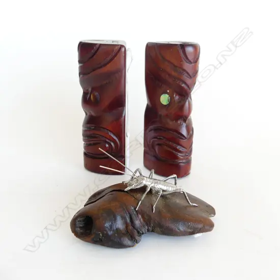STYILIZED WETA ON WOOD BASE  L100MM & PR MAORI CARVED SAL PEPPER H120MM