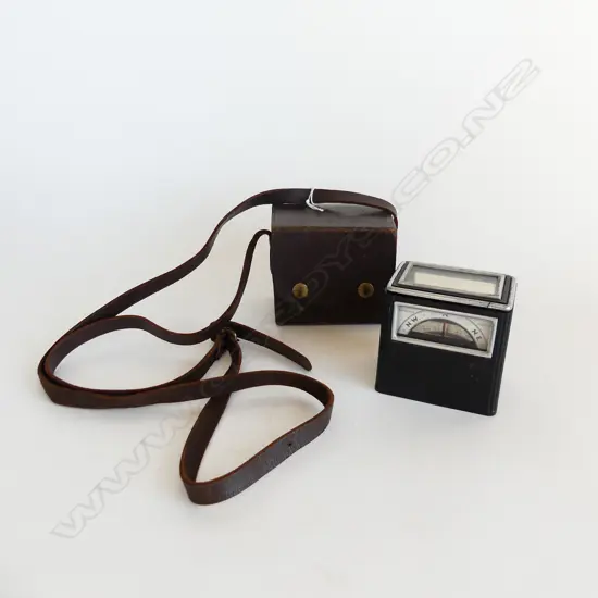 vintage CANADIAN BRASS LTD SURVEYING 'NORTH'INSTRUMENT leather case