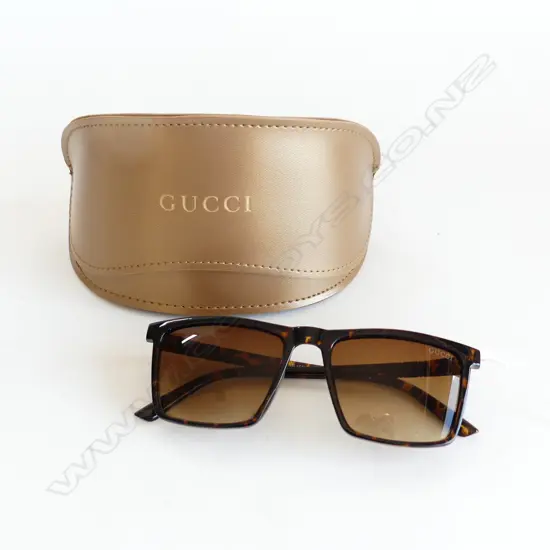 GUCCI SUNGLASSES WITH CASE & CARD