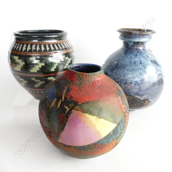 3 NZ STUDIO POTTERY VASES H280MM TALLEST 
