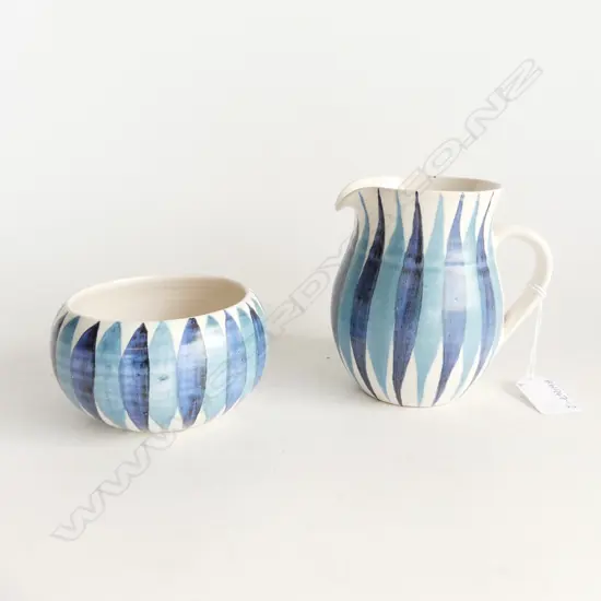 HAMMER POTTERY BLUE STIPED JUG (125mm) & BOWL (DIA. 110mm)