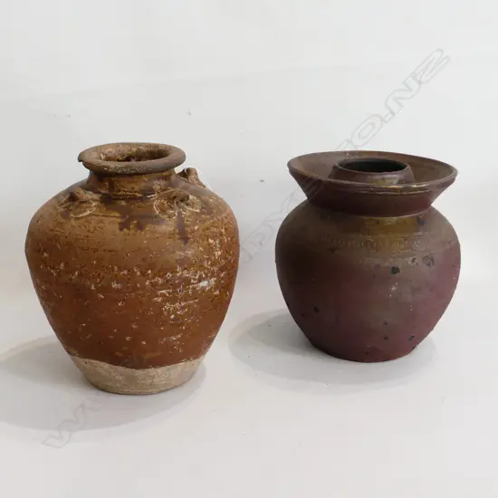 2 ORIENTAL POTS H.235mm