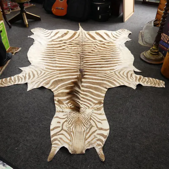LG ZEBRA SKIN RUG 2800x1900mm