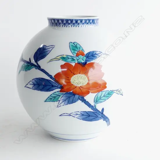 JAPANESE SPHERICAL FORM VASE