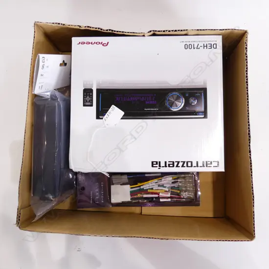 PIONEER DEH-7100 CAR AUDIO CD/ BLUETOOTH/ USB NEW IN BOX