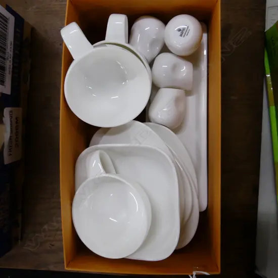 SM BOX NORITAKE AIR NZ WHITE CHINA