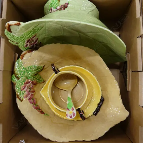 SM BOX ASST CARLTON WARE DISHES